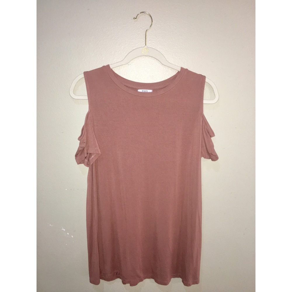 Boutique cold shoulder top